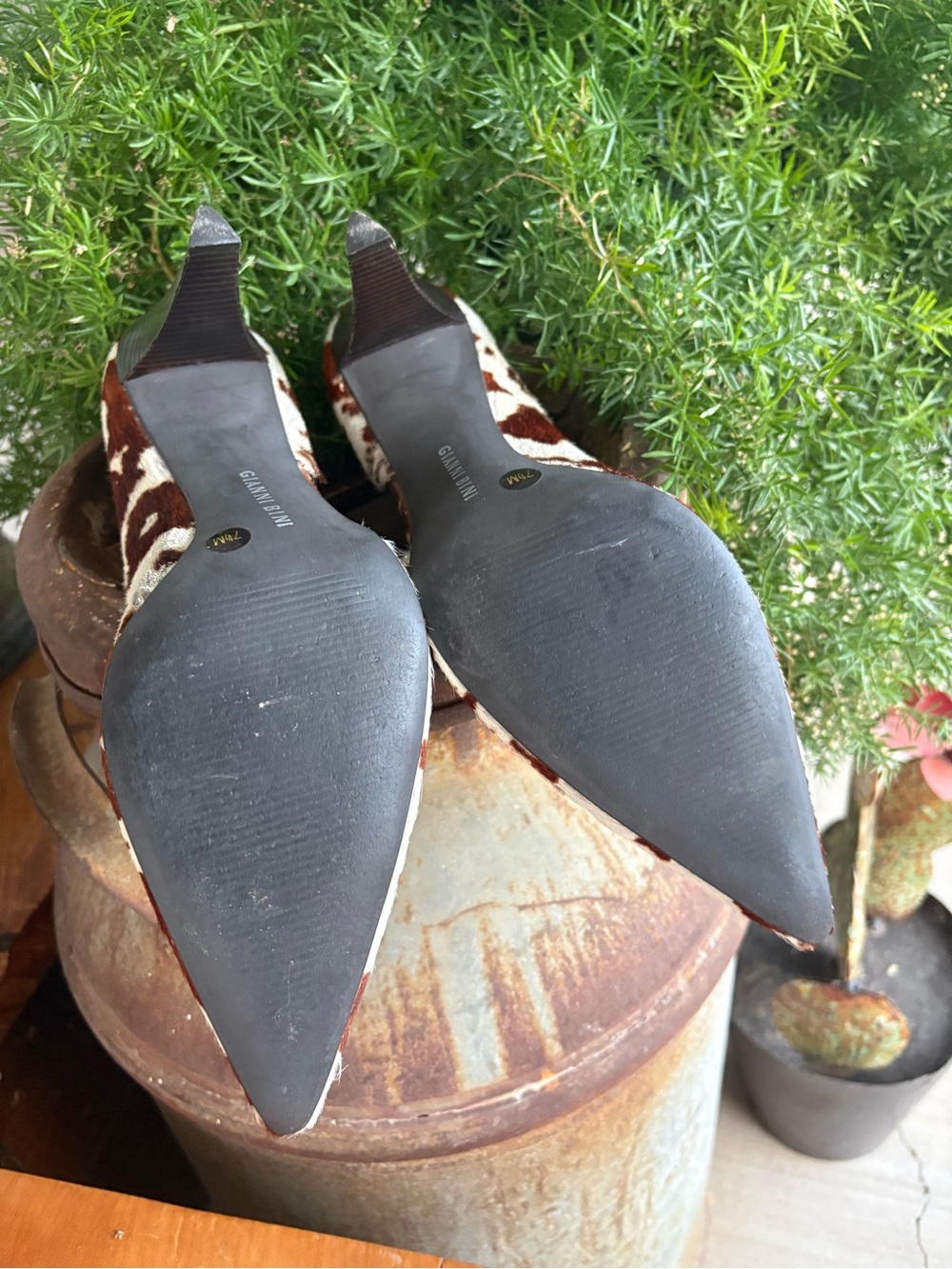 Gianni Bini Brown and White Cowhide Pointed Toe Pumps - Picture 6 of 8